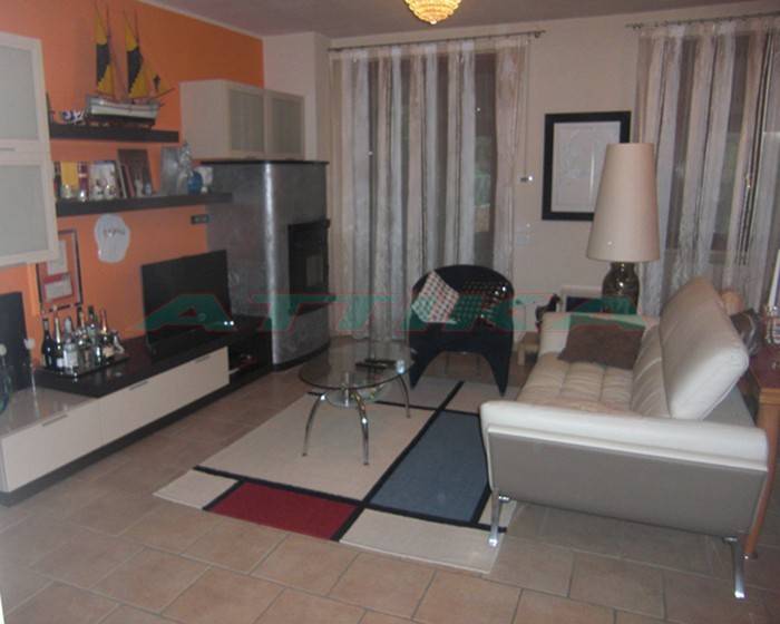 esavano in vendita a Fano