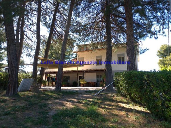 casa indipendente in vendita a Fano in zona Roncosambaccio