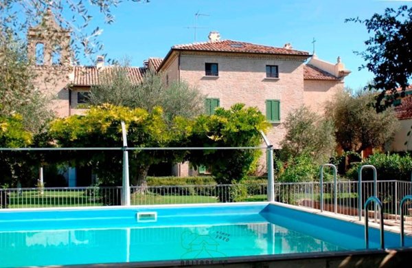casa indipendente in vendita a Fano