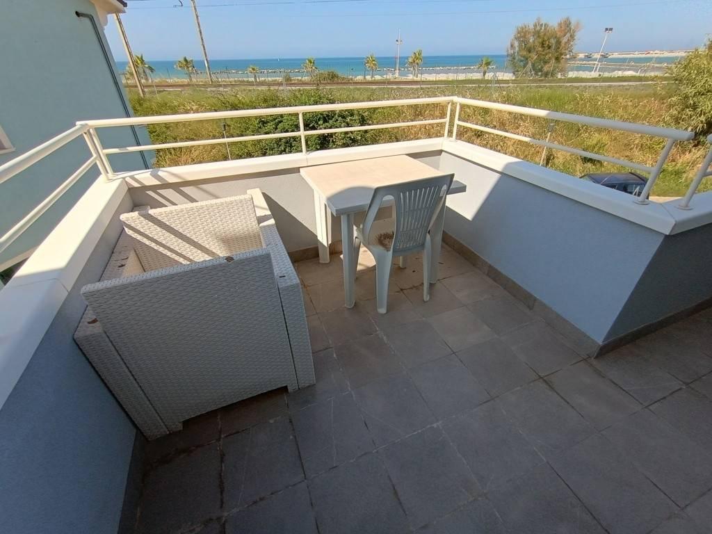 casa indipendente in vendita a Fano