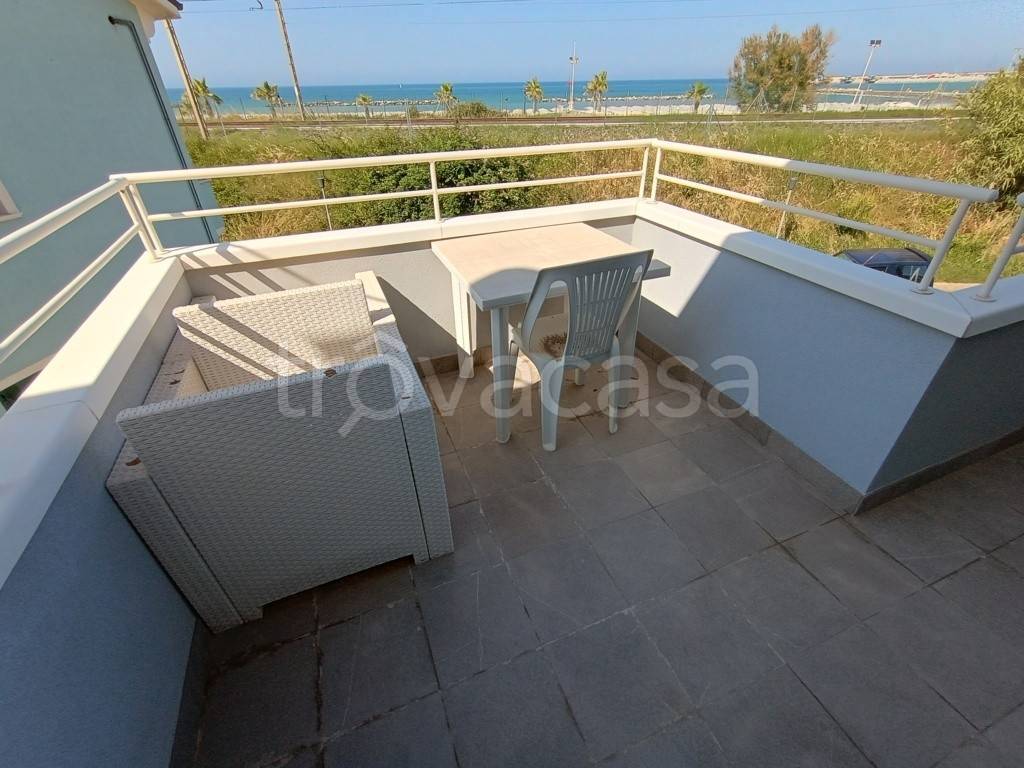 casa indipendente in vendita a Fano in zona Roncosambaccio