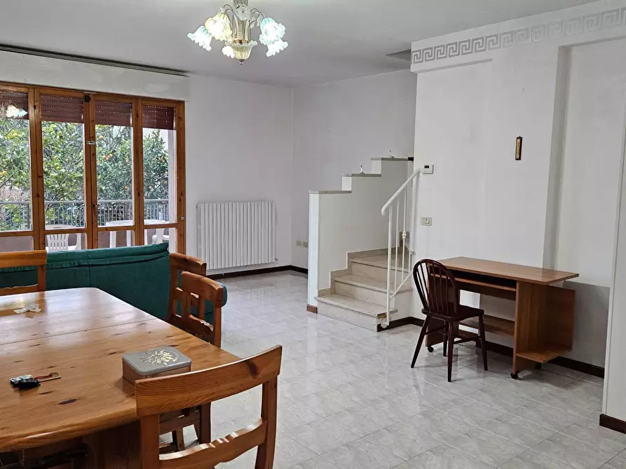 casa indipendente in vendita a Fano
