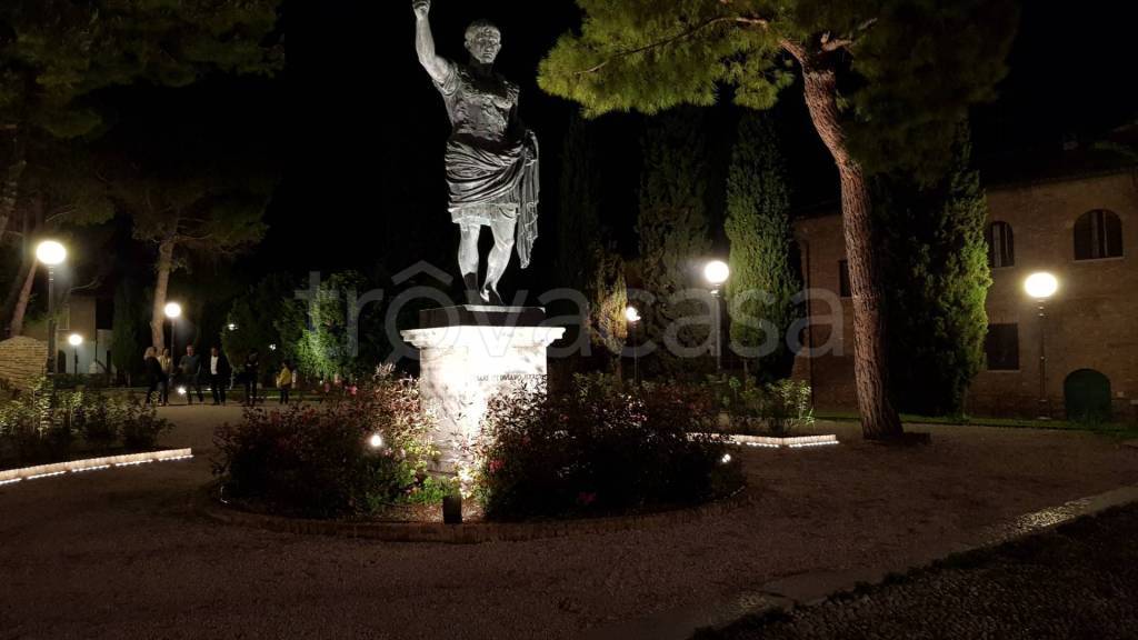 casa indipendente in vendita a Fano