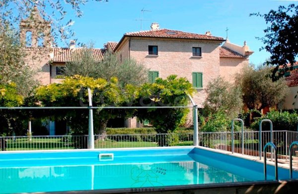 casa indipendente in vendita a Fano