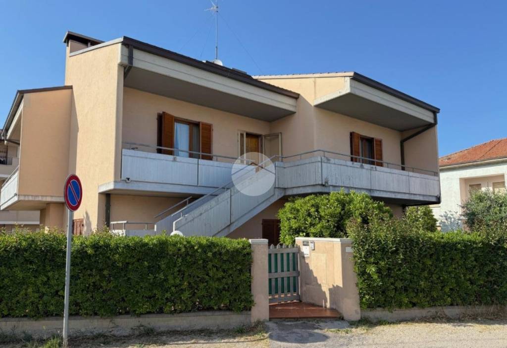 casa indipendente in vendita a Fano
