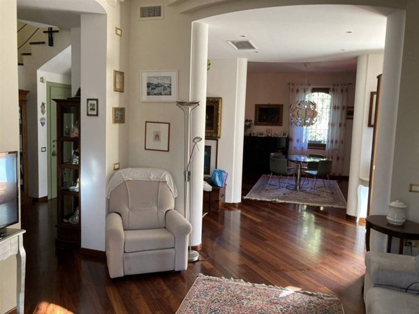 casa indipendente in vendita a Fano