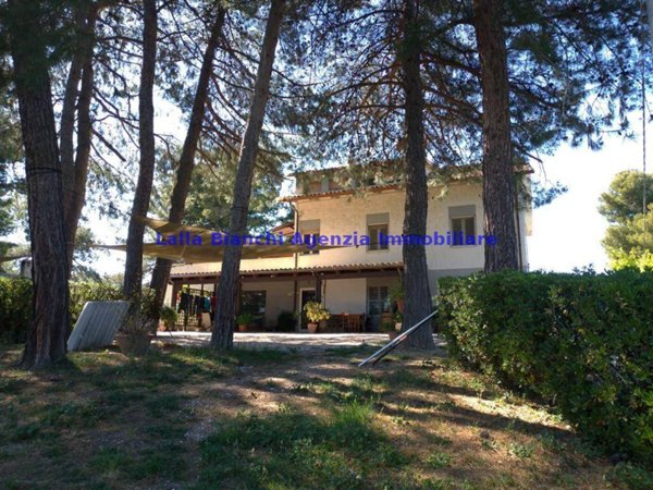 casa indipendente in vendita a Fano in zona Roncosambaccio