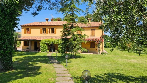 casa indipendente in vendita a Fano in zona Rosciano
