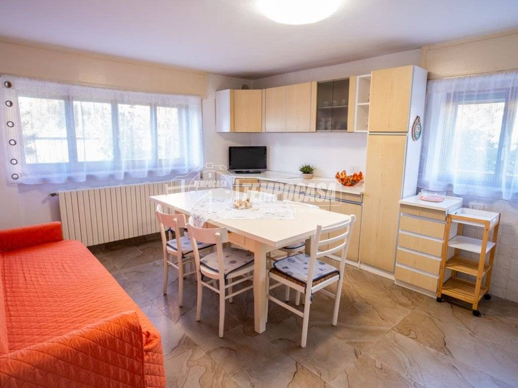 casa indipendente in vendita a Fano