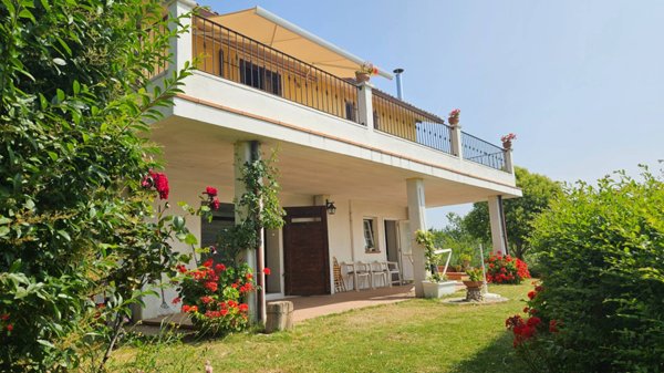 casa indipendente in vendita a Fano in zona Sant'Andrea