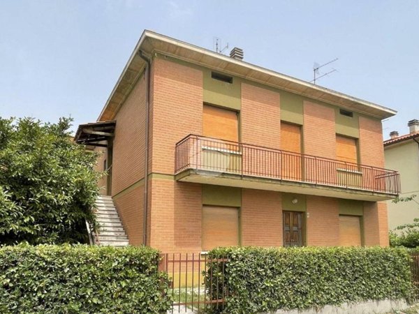 casa indipendente in vendita a Fano