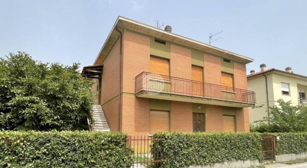 casa indipendente in vendita a Fano
