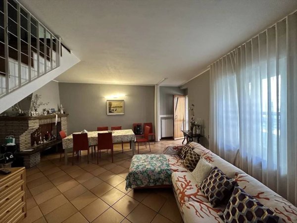 casa indipendente in vendita a Fano