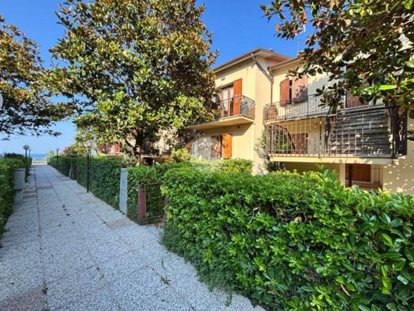 appartamento in vendita a Fano in zona Roncosambaccio