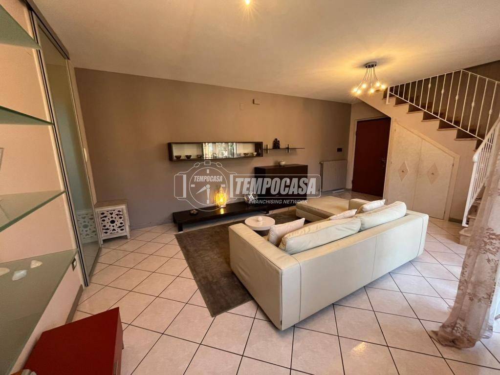 appartamento in vendita a Fano in zona Fenile