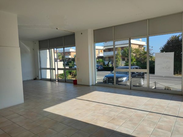 ufficio in vendita a Fano