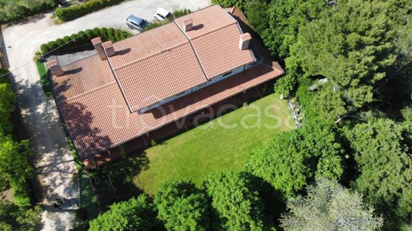 casa indipendente in vendita a Fano in zona Cuccurano