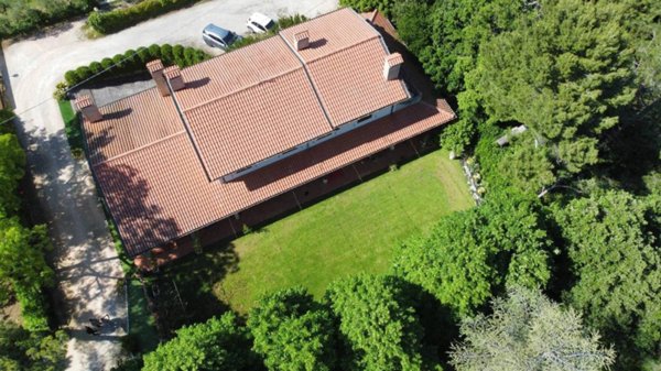 casa indipendente in vendita a Fano