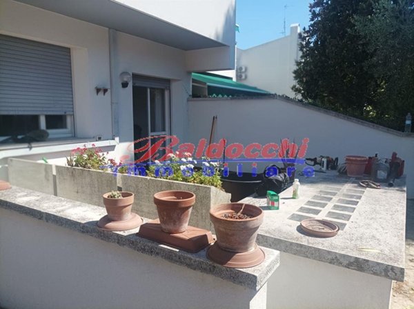 casa indipendente in vendita a Fano