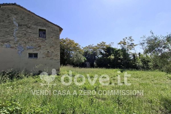 casa indipendente in vendita a Fano in zona Carrara