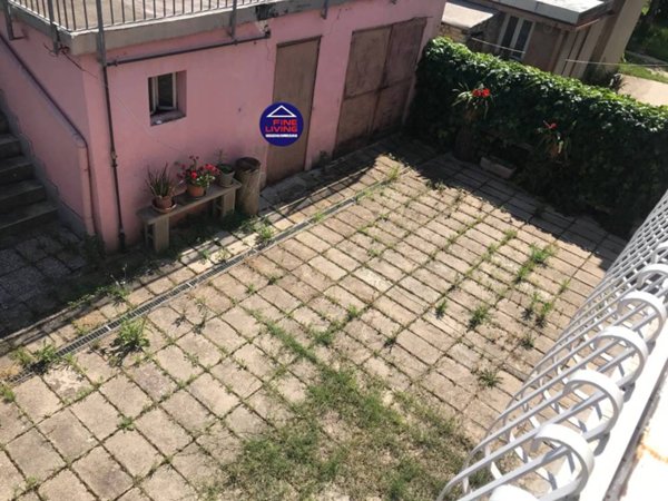 casa indipendente in vendita a Fano in zona Sant'Andrea