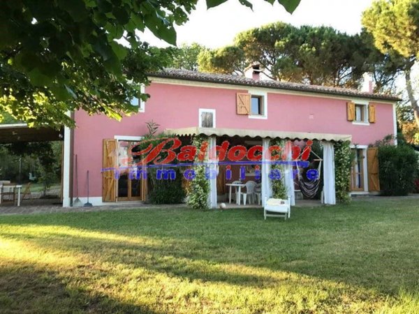 casa indipendente in vendita a Fano