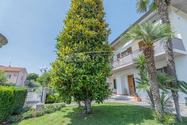 casa indipendente in vendita a Fano in zona Marotta