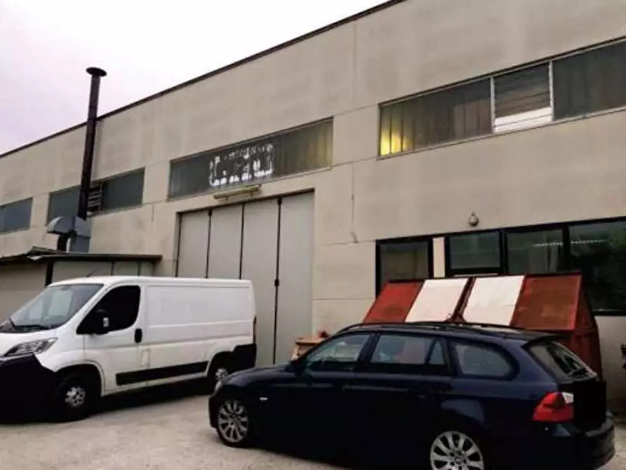 casa indipendente in vendita a Fano