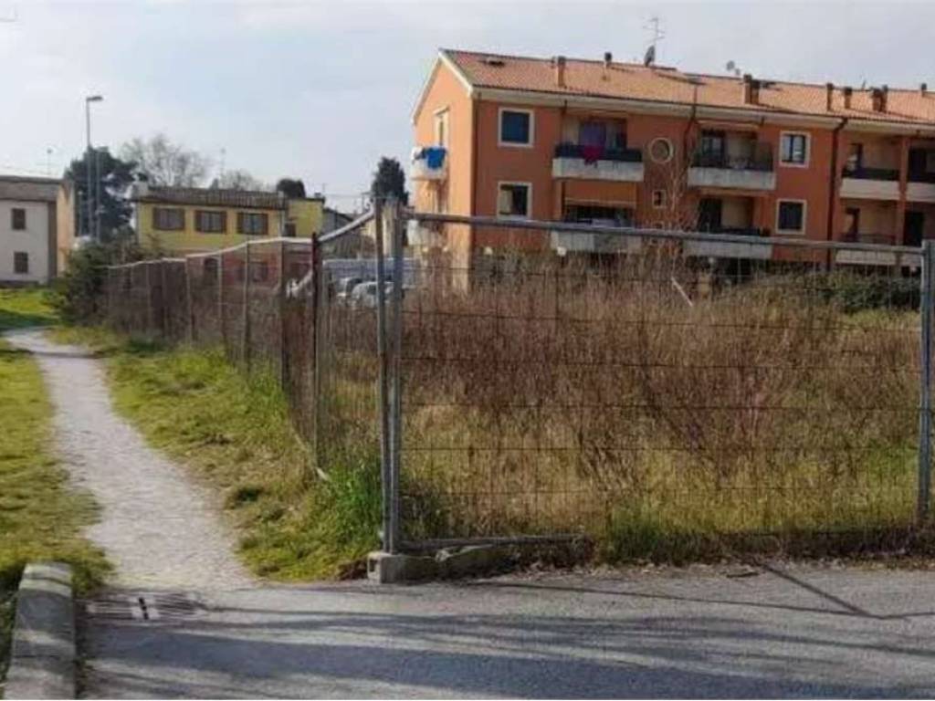 terreno agricolo in vendita a Fano in zona Cuccurano
