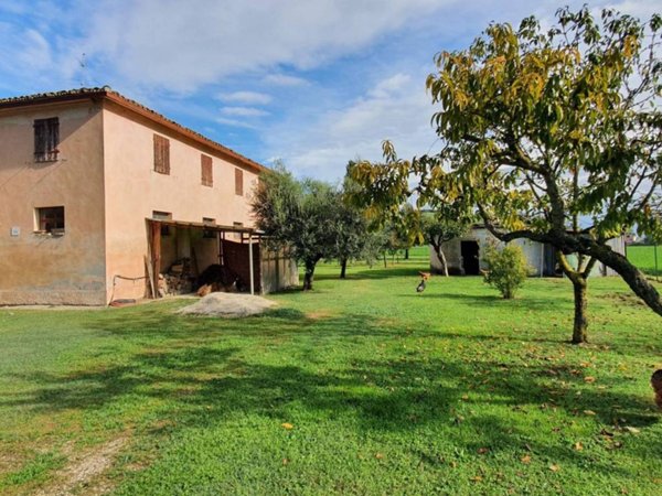 casa indipendente in vendita a Fano in zona Fenile