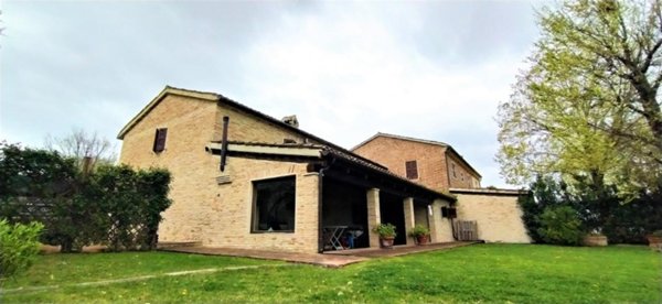 casale in vendita a Fano in zona Caminate
