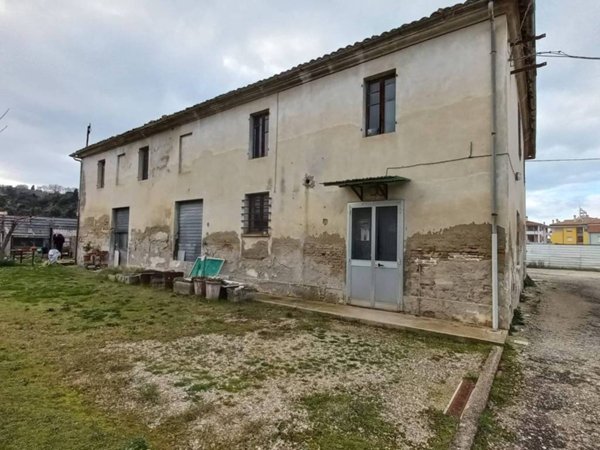 casa indipendente in vendita a Fano in zona Centinarola