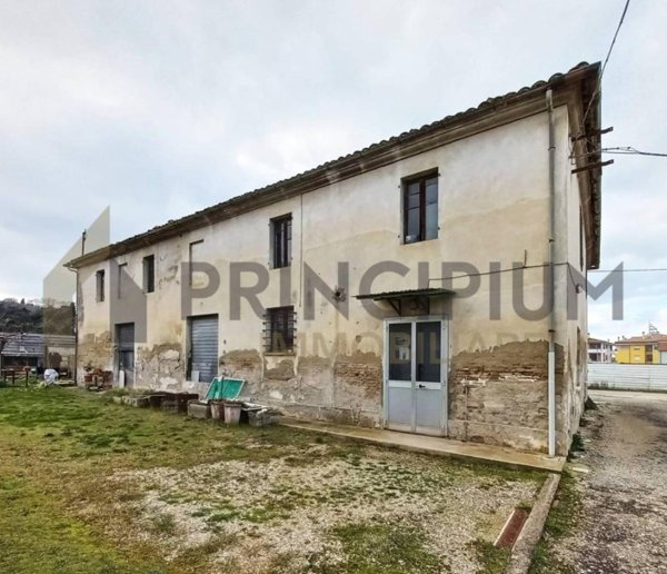 casa indipendente in vendita a Fano in zona Centinarola
