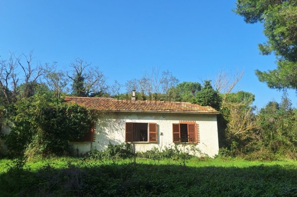 casa indipendente in vendita a Fano