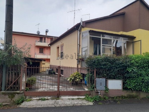 appartamento in vendita a Fano in zona Fenile