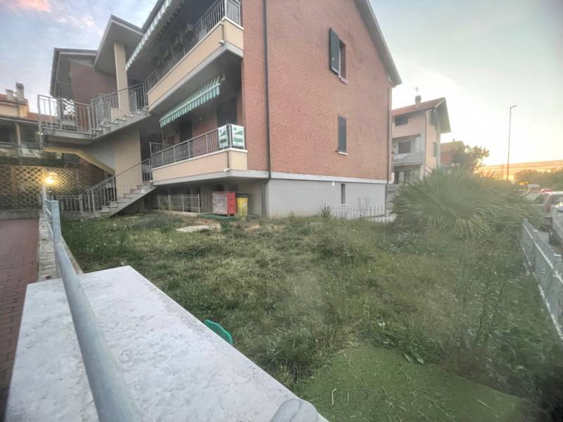 appartamento in vendita a Fano in zona Marotta