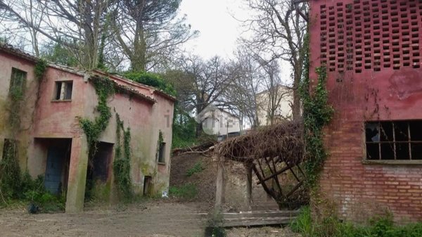 casa indipendente in vendita a Fano