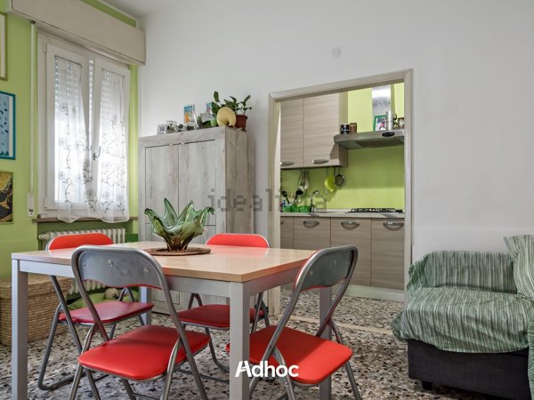 casa indipendente in vendita a Fano