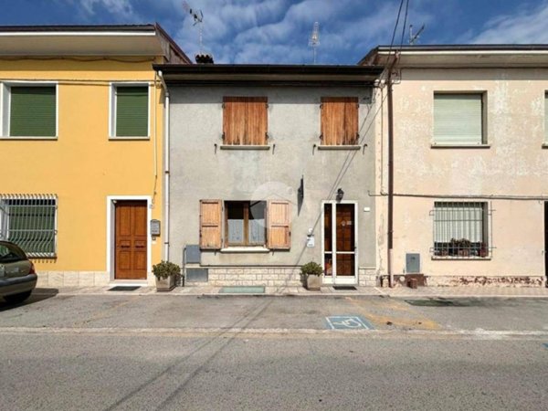 casa indipendente in vendita a Fano in zona Roncosambaccio