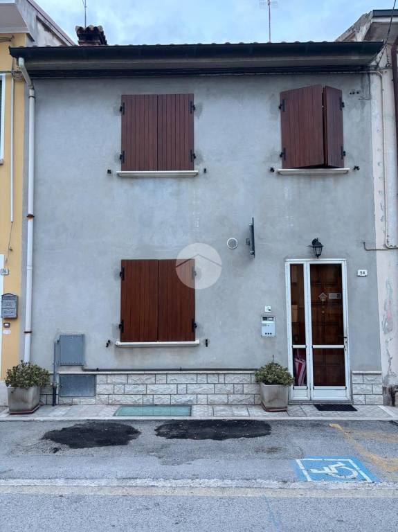 casa indipendente in vendita a Fano