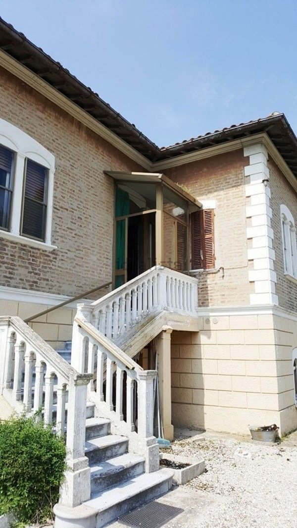 casa indipendente in vendita a Fano