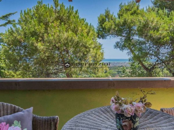 casa indipendente in vendita a Fano in zona Magliano