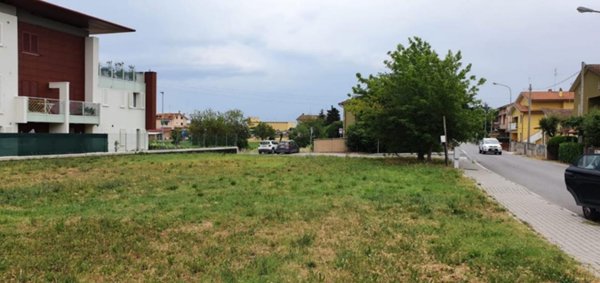casa indipendente in vendita a Fano in zona Rosciano