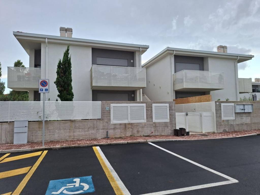 appartamento in vendita a Fano in zona Roncosambaccio