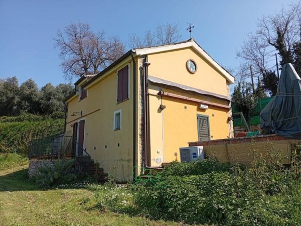 casa indipendente in vendita a Fano in zona Carignano Terme