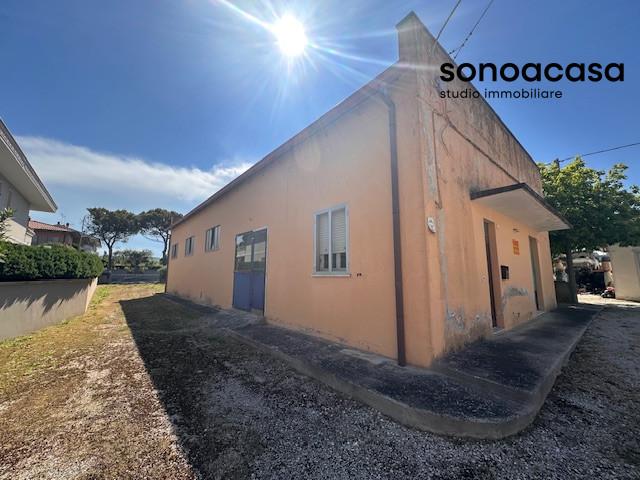 casa indipendente in vendita a Fano in zona Marotta