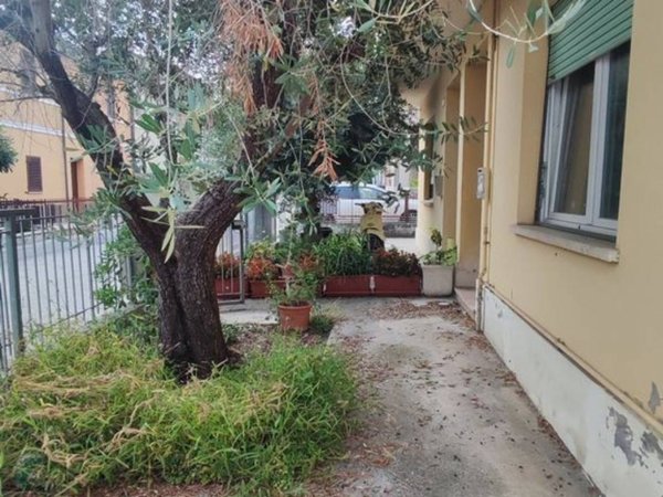 casa indipendente in vendita a Fano