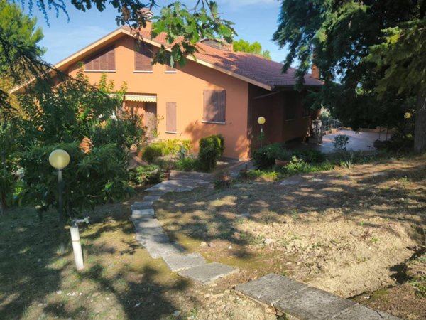 casa indipendente in vendita a Fano in zona Caminate