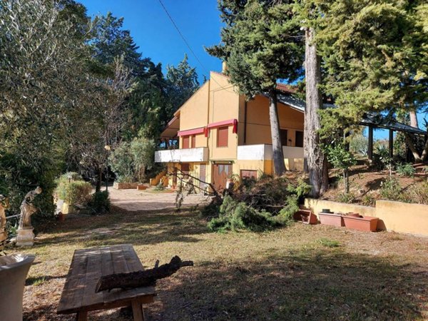 casa indipendente in vendita a Fano in zona Carignano Terme