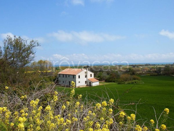 casa indipendente in vendita a Fano in zona Caminate